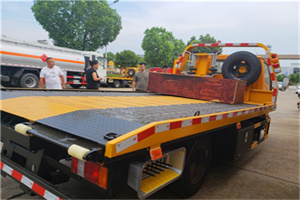 中山街道附近拖车电话号码服务